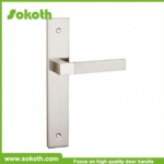 China Black nickel color/finish zinc door handle