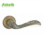 Aluminum handle on rose