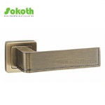 Aluminum handle on rose